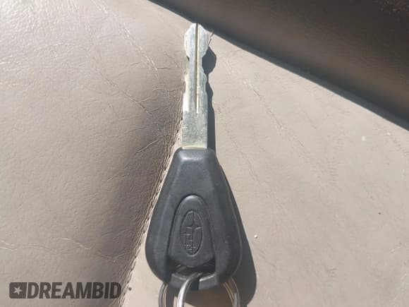 ✅ 2006 Subaru Legacy Outback Limited • VIN: 4S4BP62C367305681 • Lot: 43016726. Wystawiony na IAAI z przebiegiem 124 445 mil. Bezpłatny archiwum sprzedaży aukcyjnych z USA i szczegółowy raport historii pojazdu na DreamBid. Zdjęcie 11.