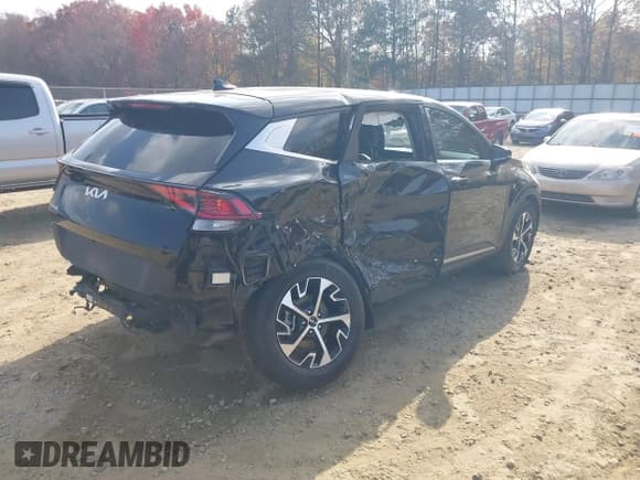 ✅ 2023 Kia Sportage EX • VIN: 5XYK33AF9PG084893 • Lot: 43708064. Wystawiony na IAAI z przebiegiem 49 107 mil. Bezpłatny archiwum sprzedaży aukcyjnych z USA i szczegółowy raport historii pojazdu na DreamBid. Zdjęcie 4.