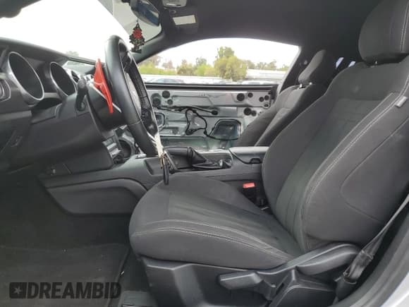 ✅ 2019 Ford Mustang EcoBoost • VIN: 1FA6P8TH9K5158094 • Lot: 84234735. Listed on Copart with 106,548 mi. Free auction sales archive from the USA and detailed vehicle history report at DreamBid. Image 7.