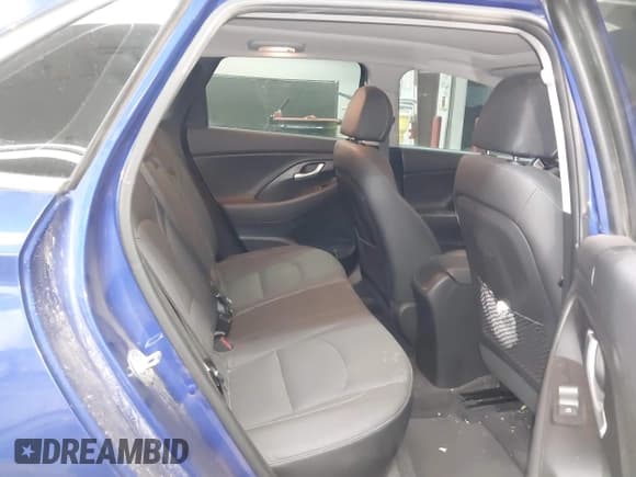 ✅ 2019 Hyundai Elantra • VIN: KMHH35LE6KU107706 • Lot: 42574286. Listed on IAAI with 60,101 mi. Free auction sales archive from the USA and detailed vehicle history report at DreamBid. Image 8.