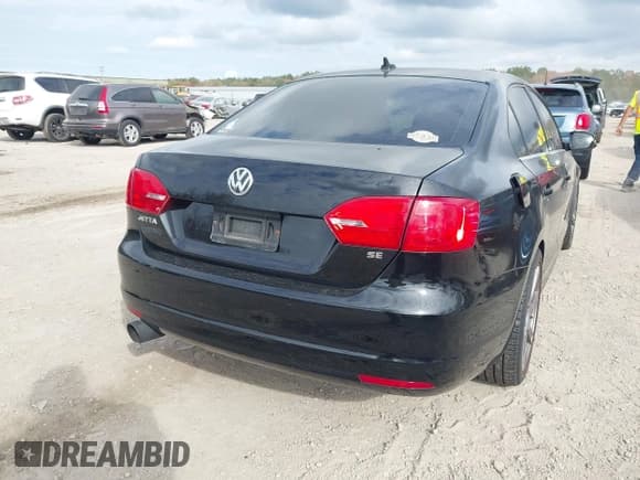 ✅ 2014 Volkswagen Jetta SE • VIN: 3VWD17AJ5EM289506 • Lot: 43461009. Listed on IAAI with 132,458 mi. Free auction sales archive from the USA and detailed vehicle history report at DreamBid. Image 4.