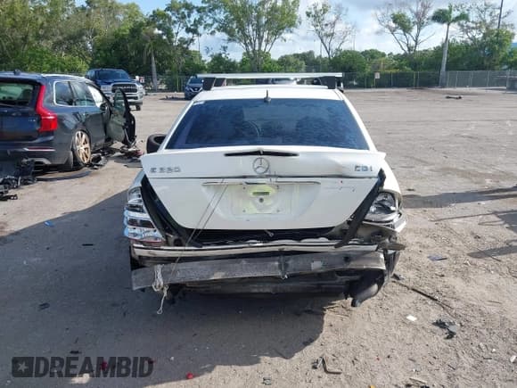 ✅ 2005 Mercedes-Benz E 320 CDI • VIN: WDBUF26J15A813195 • Lot: 42530265. Wystawiony na IAAI z przebiegiem 155 020 mil. Bezpłatny archiwum sprzedaży aukcyjnych z USA i szczegółowy raport historii pojazdu na DreamBid. Zdjęcie 16.