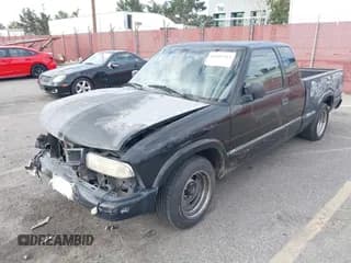 ✅ 2000 Chevrolet S-10 LS • VIN: 1GCCS19W2Y8170281 • Лот: 41687414. Опубликован ранее на IAAI с пробегом 186 332 миль. Бесплатный доступ к архиву аукционных продаж из США и подробный отчёт об истории автомобиля на DreamBid. Изображение 2.
