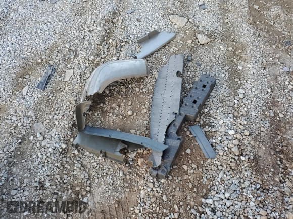 ✅ 2001 GMC Sonoma SLS 1SG • VIN: 1GTCS19W518202453 • Lot: 88853845. Wystawiony na Copart z przebiegiem 196 589 mil. Bezpłatny archiwum sprzedaży aukcyjnych z USA i szczegółowy raport historii pojazdu na DreamBid. Zdjęcie 14.