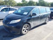 ✅ 2013 Toyota Sienna L • VIN: 5TDZK3DC7DS287069 • Лот: 40249320. Опубликован ранее на IAAI с пробегом 113 482 миль. Бесплатный доступ к архиву аукционных продаж из США и подробный отчёт об истории автомобиля на DreamBid. Изображение 2.