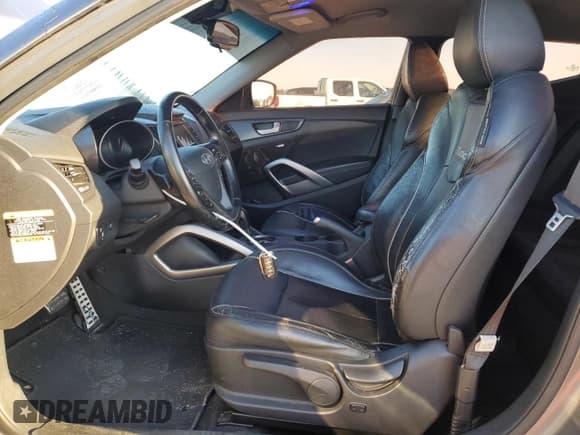 ✅ 2015 Hyundai Veloster Turbo • VIN: KMHTC6AE1FU225882 • Lot: 45584995. Wystawiony na Copart z przebiegiem 97 401 mil. Bezpłatny archiwum sprzedaży aukcyjnych z USA i szczegółowy raport historii pojazdu na DreamBid. Zdjęcie 7.