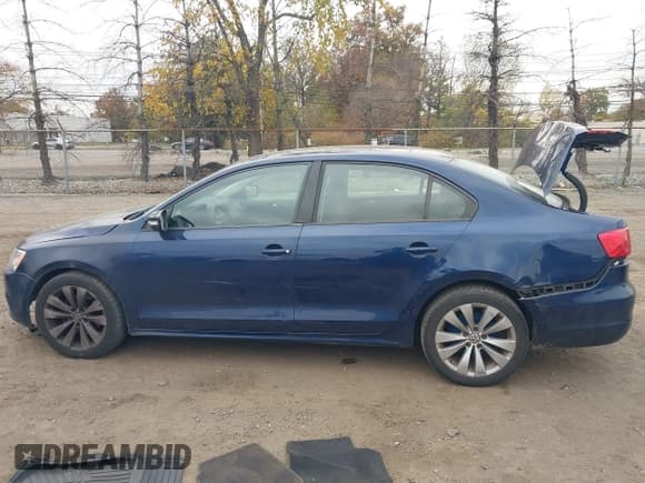 ✅ 2011 Volkswagen Jetta SE • VIN: 3VWDZ7AJ4BM067513 • Lot: 43568532. Listed on IAAI with 181,869 mi. Free auction sales archive from the USA and detailed vehicle history report at DreamBid. Image 14.