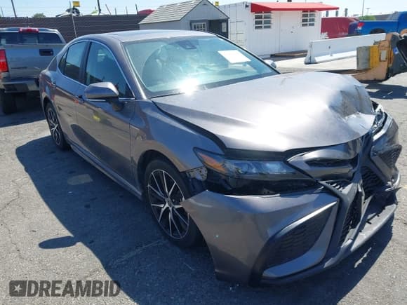 ✅ 2024 Toyota Camry Hybrid SE • VIN: 4T1S31AK4RU077588 • Lot: 43166384. Wystawiony na IAAI z przebiegiem 25 718 mil. Bezpłatny archiwum sprzedaży aukcyjnych z USA i szczegółowy raport historii pojazdu na DreamBid. Zdjęcie 1.