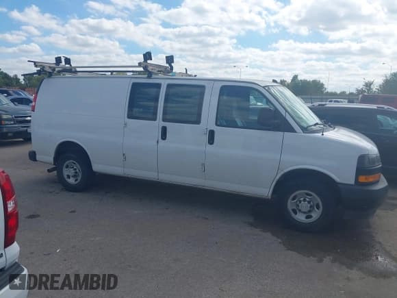 ✅ 2020 Chevrolet Express Cargo • VIN: 1GCWGBFG5L1271351 • Лот: 43626562. Опубликован ранее на IAAI с пробегом 128 005 миль. Бесплатный доступ к архиву аукционных продаж из США и подробный отчёт об истории автомобиля на DreamBid. Изображение 13.