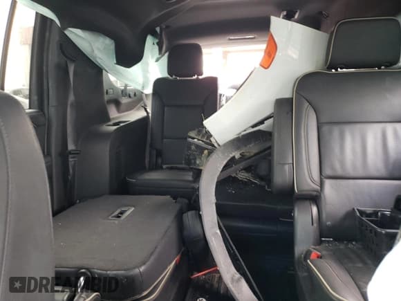 ✅ 2022 Chevrolet Suburban Premier • VIN: 1GNSKFKD2NR158954 • Lot: 73756214. Wystawiony na Copart z przebiegiem Nie podano. Bezpłatny archiwum sprzedaży aukcyjnych z USA i szczegółowy raport historii pojazdu na DreamBid. Zdjęcie 10.