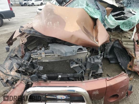 ✅ 2004 Nissan Titan LE • VIN: 1N6AA06B54N543828 • Lot: 71357934. Wystawiony na Copart z przebiegiem Nie podano. Bezpłatny archiwum sprzedaży aukcyjnych z USA i szczegółowy raport historii pojazdu na DreamBid. Zdjęcie 11.