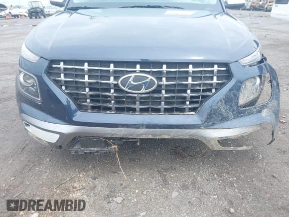✅ 2024 Hyundai Venue SEL • VIN: KMHRC8A32RU298638 • Lot: 39283776. Listed on IAAI with 1,370 mi. Free auction sales archive from the USA and detailed vehicle history report at DreamBid. Image 17.