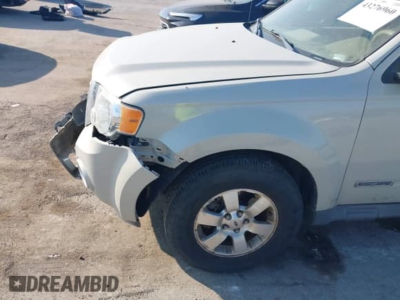 ✅ 2009 Ford Escape Limited • VIN: 1FMCU94G99KB00902 • Lot: 43276960. Wystawiony na IAAI z przebiegiem 138 567 mil. Bezpłatny archiwum sprzedaży aukcyjnych z USA i szczegółowy raport historii pojazdu na DreamBid. Zdjęcie 6.