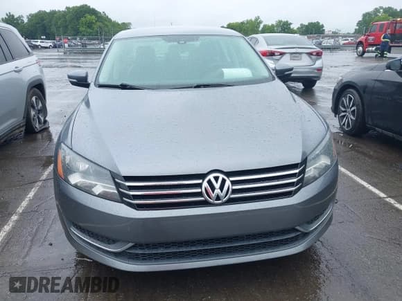 ✅ 2013 Volkswagen Passat SE • VIN: 1VWBH7A38DC032697 • Лот: 42446672. Опубликован ранее на IAAI с пробегом 287 102 миль. Бесплатный доступ к архиву аукционных продаж из США и подробный отчёт об истории автомобиля на DreamBid. Изображение 6.