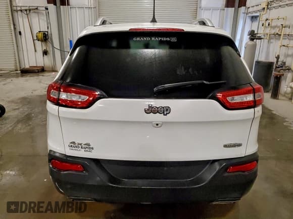 ✅ 2016 Jeep Cherokee Latitude • VIN: 1C4PJMCS5GW326917 • Lot: 93899895. Wystawiony na Copart z przebiegiem 103 152 mil. Bezpłatny archiwum sprzedaży aukcyjnych z USA i szczegółowy raport historii pojazdu na DreamBid. Zdjęcie 6.