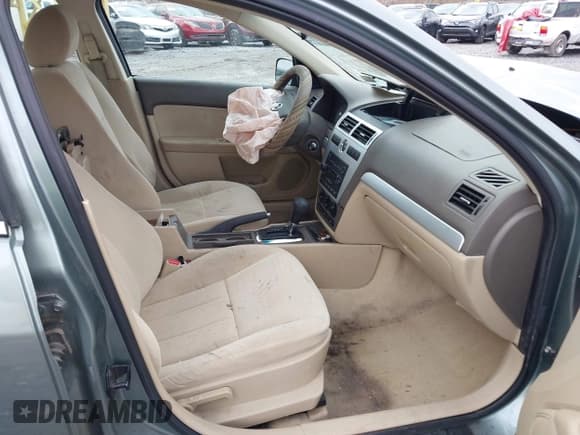 ✅ 2006 Mercury Milan • VIN: 3MEFM07ZX6R632501 • Lot: 43795802. Wystawiony na IAAI z przebiegiem 116 212 mil. Bezpłatny archiwum sprzedaży aukcyjnych z USA i szczegółowy raport historii pojazdu na DreamBid. Zdjęcie 5.