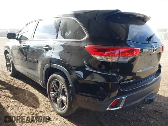 ✅ 2018 Toyota Highlander Limited • VIN: 5TDDZRFH0JS822045 • Lot: 41537591. Wystawiony na IAAI z przebiegiem 92 291 mil. Bezpłatny archiwum sprzedaży aukcyjnych z USA i szczegółowy raport historii pojazdu na DreamBid. Zdjęcie 3.
