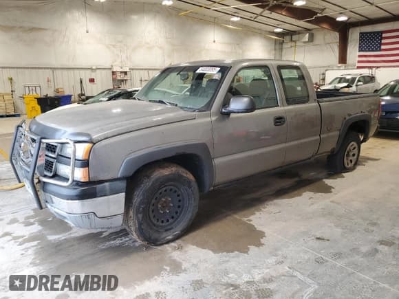 ✅ 2006 Chevrolet Silverado 1500 LT2 • VIN: 1GCEK19B36Z265946 • Лот: 54003095. Опубликован ранее на Copart с пробегом 206 605 миль. Бесплатный доступ к архиву аукционных продаж из США и подробный отчёт об истории автомобиля на DreamBid. Изображение 1.