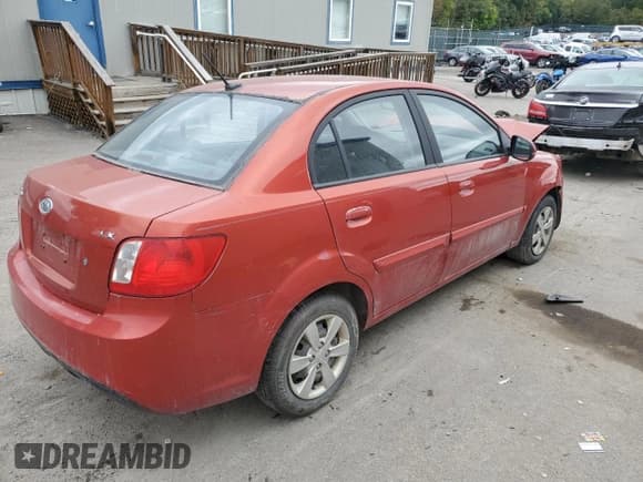 ✅ 2010 Kia Rio LX • VIN: KNADH4A37A6665399 • Lot: 72571284. Wystawiony na Copart z przebiegiem 132 610 mil. Bezpłatny archiwum sprzedaży aukcyjnych z USA i szczegółowy raport historii pojazdu na DreamBid. Zdjęcie 3.