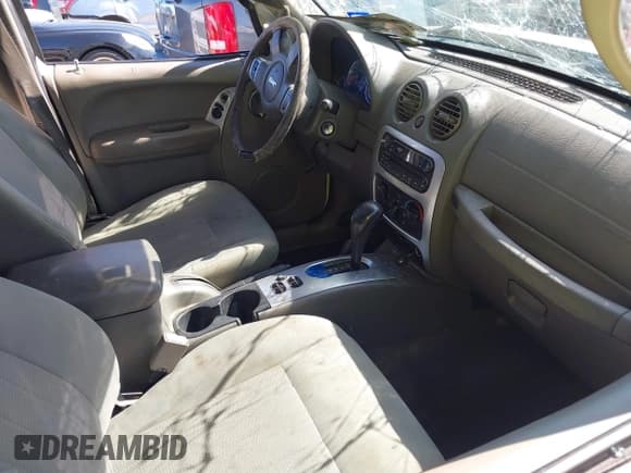 ✅ 2005 Jeep Liberty Limited • VIN: 1J4GL58K15W516021 • Lot: 43588106. Listed on IAAI with 198,436 mi. Free auction sales archive from the USA and detailed vehicle history report at DreamBid. Image 5.