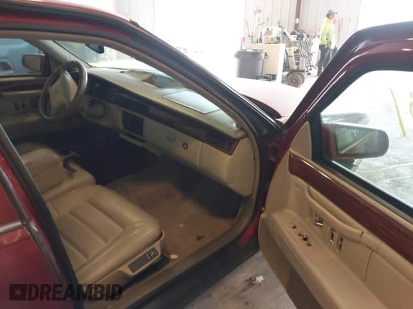 ✅ 1996 Cadillac DeVille • VIN: 1G6KD52Y6TU299832 • Lot: 42371201. Listed on IAAI with Not provided. Free auction sales archive from the USA and detailed vehicle history report at DreamBid. Image 5.