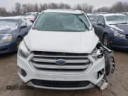 ✅ 2017 Ford Escape SE • VIN: 1FMCU9G97HUB67157 • Lot: 43614319. Wystawiony na IAAI z przebiegiem 117 218 mil. Bezpłatny archiwum sprzedaży aukcyjnych z USA i szczegółowy raport historii pojazdu na DreamBid. Zdjęcie 13.