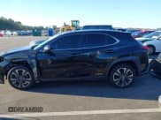 ✅ 2021 Lexus UX 250h • VIN: JTHP9JBH3M2051367 • Lot: 43462868. Wystawiony na IAAI z przebiegiem 99 472 mil. Bezpłatny archiwum sprzedaży aukcyjnych z USA i szczegółowy raport historii pojazdu na DreamBid. Zdjęcie 14.