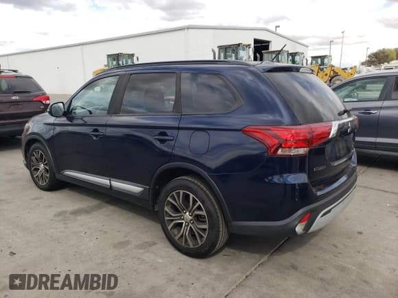✅ 2016 Mitsubishi Outlander SE • VIN: JA4AD3A35GZ056177 • Лот: 72100455. Опубликован ранее на Copart с пробегом 158 649 миль. Бесплатный доступ к архиву аукционных продаж из США и подробный отчёт об истории автомобиля на DreamBid. Изображение 2.