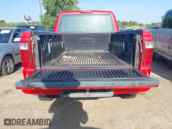 ✅ 2003 Ford Ranger XL • VIN: 1FTYR14V43PA93105 • Lot: 43004266. Listed on IAAI with 174,998 mi. Free auction sales archive from the USA and detailed vehicle history report at DreamBid. Image 17.