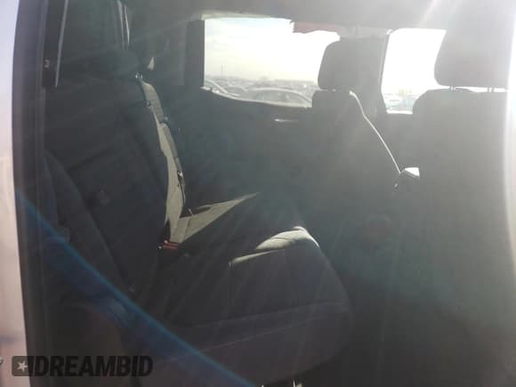 ✅ 2020 Chevrolet Silverado 1500 LT • VIN: 3GCUYDET4LG449590 • Lot: 75455594. Wystawiony na Copart z przebiegiem 67 893 mil. Bezpłatny archiwum sprzedaży aukcyjnych z USA i szczegółowy raport historii pojazdu na DreamBid. Zdjęcie 10.