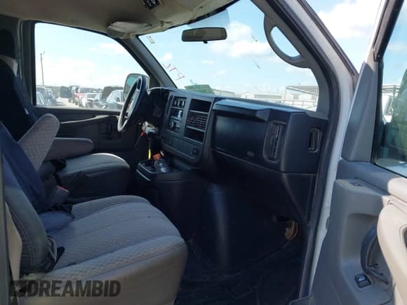 ✅ 2008 Chevrolet Express Passenger • VIN: 1GAHG39K281180455 • Lot: 42869133. Listed on IAAI with 454,131 mi. Free auction sales archive from the USA and detailed vehicle history report at DreamBid. Image 5.