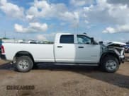 ✅ 2022 Ram 2500 Tradesman • VIN: 3C6UR5HL3NG232329 • Lot: 43401918. Listed on IAAI with 62,187 mi. Free auction sales archive from the USA and detailed vehicle history report at DreamBid. Image 14.