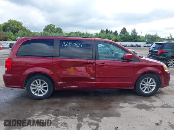 ✅ 2015 Dodge Grand Caravan SXT • VIN: 2C4RDGCG8FR541146 • Lot: 43095164. Wystawiony na IAAI z przebiegiem 147 681 mil. Bezpłatny archiwum sprzedaży aukcyjnych z USA i szczegółowy raport historii pojazdu na DreamBid. Zdjęcie 13.