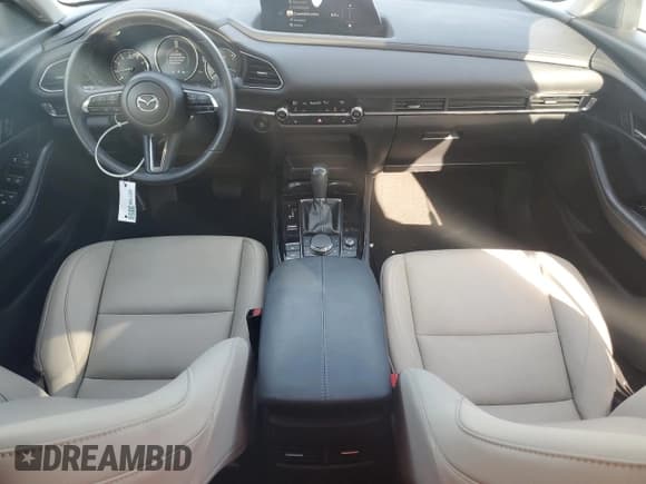 ✅ 2024 Mazda CX-30 S Carbon Edition • VIN: 3MVDMBCM6RM602930 • Лот: 53985915. Опубликован ранее на Copart с пробегом 15 603 миль. Бесплатный доступ к архиву аукционных продаж из США и подробный отчёт об истории автомобиля на DreamBid. Изображение 8.