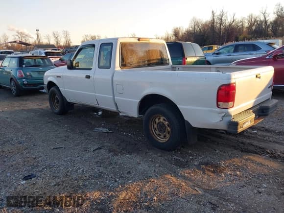✅ 2000 Ford Ranger XL • VIN: 1FTYR14V1YTA07568 • Lot: 43853758. Wystawiony na IAAI z przebiegiem 145 220 mil. Bezpłatny archiwum sprzedaży aukcyjnych z USA i szczegółowy raport historii pojazdu na DreamBid. Zdjęcie 3.
