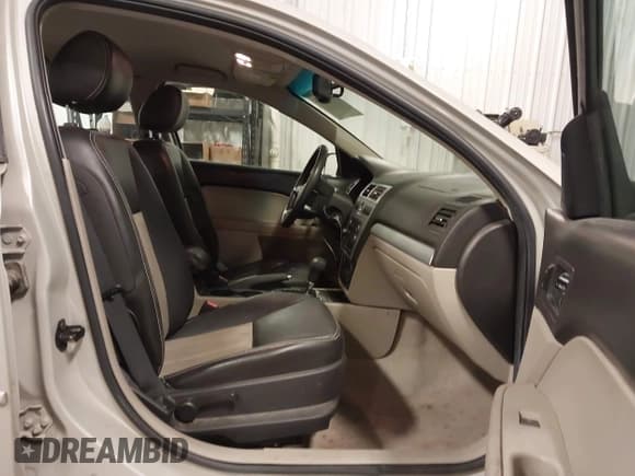 ✅ 2008 Mercury Milan Premier • VIN: 3MEHM08ZX8R659644 • Lot: 43672975. Wystawiony na IAAI z przebiegiem 247 953 mil. Bezpłatny archiwum sprzedaży aukcyjnych z USA i szczegółowy raport historii pojazdu na DreamBid. Zdjęcie 5.