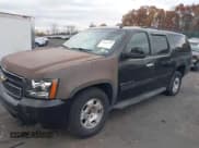 ✅ 2012 Chevrolet Suburban LT • VIN: 1GNSKJE70CR135971 • Lot: 43662992. Wystawiony na IAAI z przebiegiem 550 591 mil. Bezpłatny archiwum sprzedaży aukcyjnych z USA i szczegółowy raport historii pojazdu na DreamBid. Zdjęcie 2.