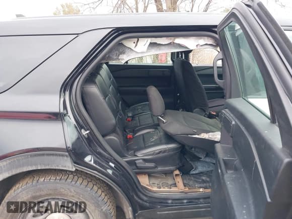 ✅ 2020 Ford Police Interceptor Utility • VIN: 1FM5K8ABXLGB85616 • Lot: 41701853. Listed on IAAI with 93,783 mi. Free auction sales archive from the USA and detailed vehicle history report at DreamBid. Image 8.