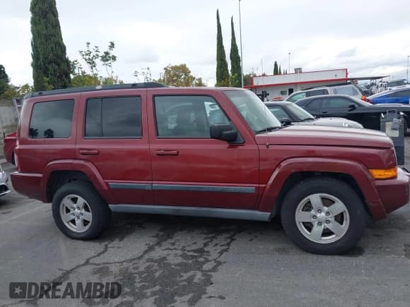✅ 2007 Jeep Commander Sport • VIN: 1J8HH48K37C635868 • Lot: 43396709. Wystawiony na IAAI z przebiegiem 211 054 mil. Bezpłatny archiwum sprzedaży aukcyjnych z USA i szczegółowy raport historii pojazdu na DreamBid. Zdjęcie 13.