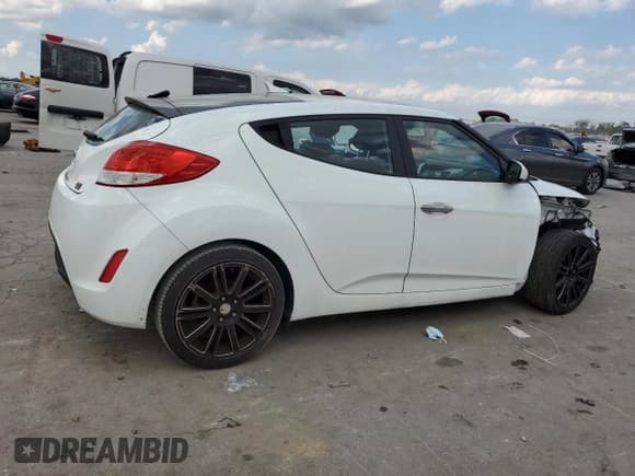 ✅ 2014 Hyundai Veloster • VIN: KMHTC6AD5EU213773 • Lot: 74619554. Wystawiony na Copart z przebiegiem 98 315 mil. Bezpłatny archiwum sprzedaży aukcyjnych z USA i szczegółowy raport historii pojazdu na DreamBid. Zdjęcie 3.