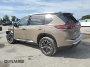 ✅ 2024 Nissan Rogue Platinum • VIN: JN8BT3DC9RW070942 • Лот: 65606455. Опубликован ранее на Copart с пробегом 14 218 миль. Бесплатный доступ к архиву аукционных продаж из США и подробный отчёт об истории автомобиля на DreamBid. Изображение 2.