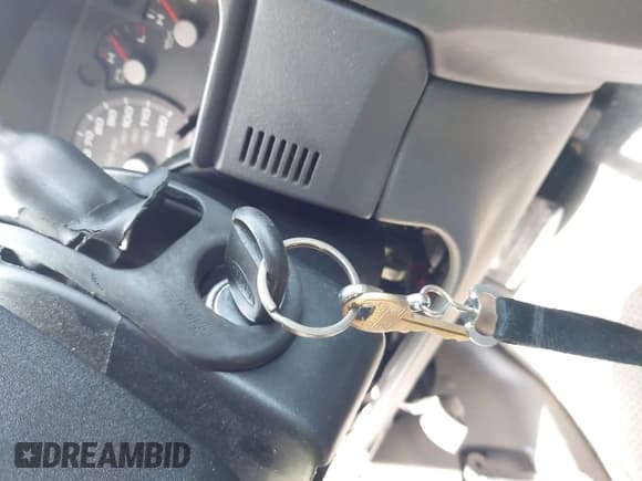 ✅ 2005 Ford Explorer XLT • VIN: 1FMZU73E15UB00924 • Лот: 41991317. Опубликован ранее на IAAI с пробегом 210 092 миль. Бесплатный доступ к архиву аукционных продаж из США и подробный отчёт об истории автомобиля на DreamBid. Изображение 11.