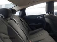 ✅ 2015 Chrysler 200 Limited • VIN: 1C3CCCAB7FN703925 • Lot: 43728662. Wystawiony na IAAI z przebiegiem 207 509 mil. Bezpłatny archiwum sprzedaży aukcyjnych z USA i szczegółowy raport historii pojazdu na DreamBid. Zdjęcie 8.