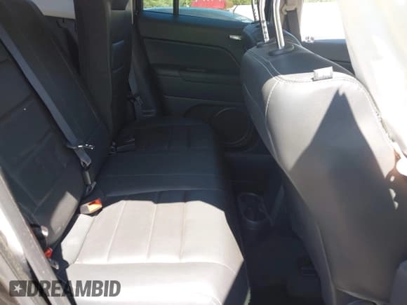 ✅ 2017 Jeep Patriot High Altitude • VIN: 1C4NJRFB2HD195104 • Lot: 42584372. Wystawiony na IAAI z przebiegiem 121 000 mil. Bezpłatny archiwum sprzedaży aukcyjnych z USA i szczegółowy raport historii pojazdu na DreamBid. Zdjęcie 8.