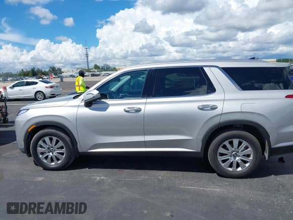 ✅ 2025 Hyundai Palisade SEL • VIN: KM8R24GE1SU933729 • Лот: 43195583. Опубликован ранее на IAAI с пробегом 5 053 миль. Бесплатный доступ к архиву аукционных продаж из США и подробный отчёт об истории автомобиля на DreamBid. Изображение 14.