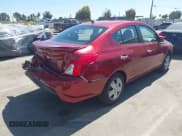 ✅ 2018 Nissan Versa SV • VIN: 3N1CN7AP1JL885402 • Lot: 43018914. Wystawiony na IAAI z przebiegiem 91 409 mil. Bezpłatny archiwum sprzedaży aukcyjnych z USA i szczegółowy raport historii pojazdu na DreamBid. Zdjęcie 4.