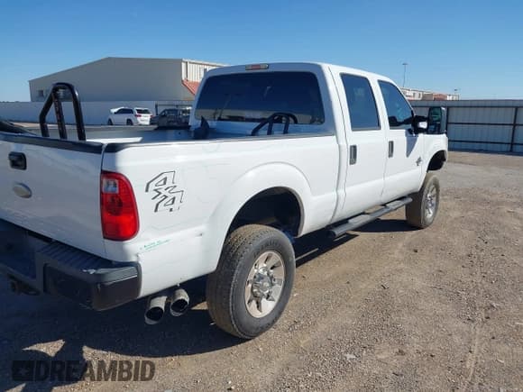 ✅ 2011 Ford F-250 Lariat • VIN: 1FT7W2BTXBEC85411 • Lot: 43576828. Wystawiony na IAAI z przebiegiem 180 856 mil. Bezpłatny archiwum sprzedaży aukcyjnych z USA i szczegółowy raport historii pojazdu na DreamBid. Zdjęcie 4.