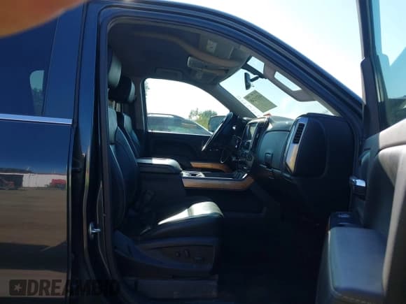 ✅ 2018 Chevrolet Silverado 1500 LTZ • VIN: 3GCUKSEC7JG524947 • Lot: 43211248. Wystawiony na IAAI z przebiegiem 283 824 mil. Bezpłatny archiwum sprzedaży aukcyjnych z USA i szczegółowy raport historii pojazdu na DreamBid. Zdjęcie 5.