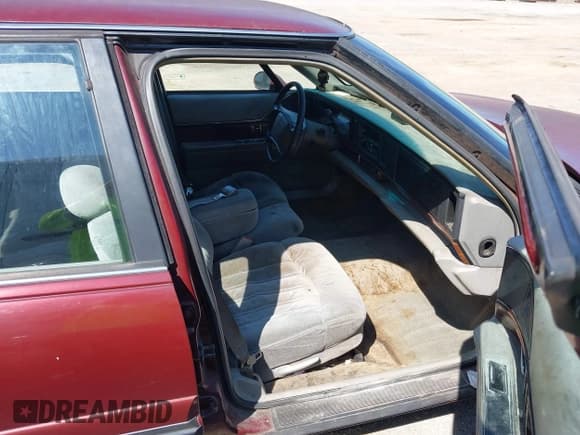 ✅ 1998 Buick LeSabre Custom • VIN: 1G4HP52K6WH501992 • Лот: 43109903. Опубликован ранее на IAAI с пробегом 251 303 миль. Бесплатный доступ к архиву аукционных продаж из США и подробный отчёт об истории автомобиля на DreamBid. Изображение 5.