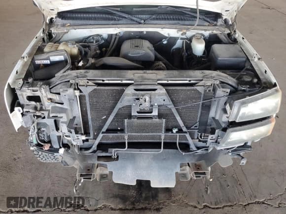 ✅ 2004 Chevrolet Silverado 2500HD LS • VIN: 1GCHK23U04F154508 • Lot: 90832305. Wystawiony na Copart z przebiegiem 275 940 mil. Bezpłatny archiwum sprzedaży aukcyjnych z USA i szczegółowy raport historii pojazdu na DreamBid. Zdjęcie 11.